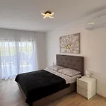 Lustria Villa *