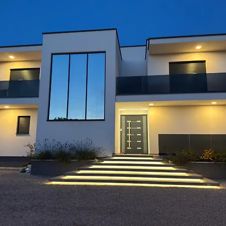 Lustria Villa *